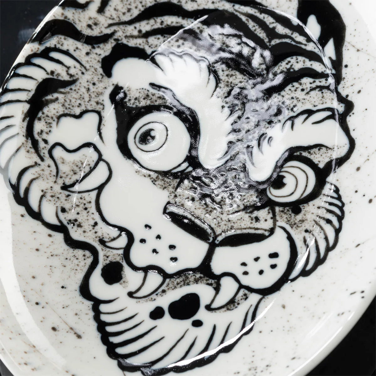 Chinese Tiger Porcelain Jewelry Tray - Black